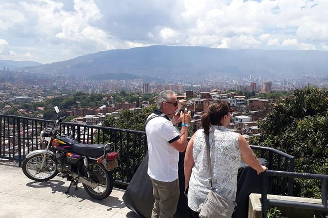 Best Full Day Private Medellin City Tour and Botero´s Plaza - Timing, dress, and the day-of reality