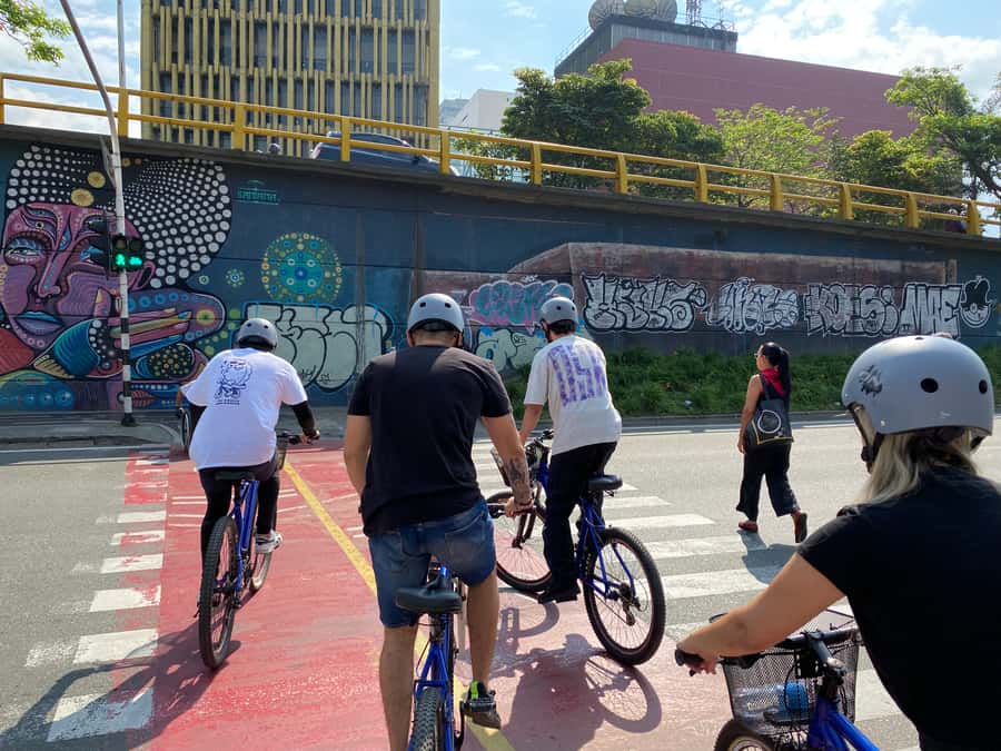 Bike Tour Medellin with Snacks and Local Beer - Key Things You’ll Notice on This Medellín Bike Tour