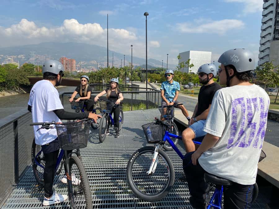 Bike Tour Medellin with Snacks and Local Beer - Pueblito Paisa: The 1-Hour Viewpoint Stop That Makes It Worth It