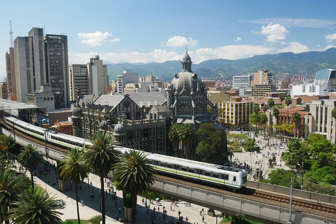 City Tour + Commune 13 Medellin - Parques del Río: the river as the city’s planning lesson