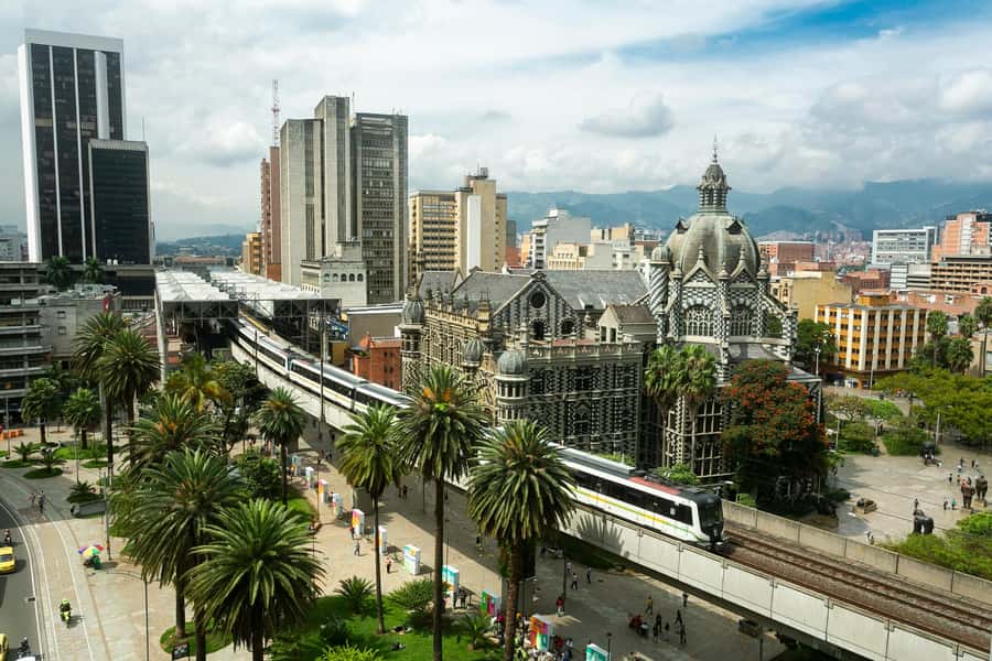 City Tour of Downtown Medellin Private or Shared - Entering Medellín’s Downtown Through History and Food