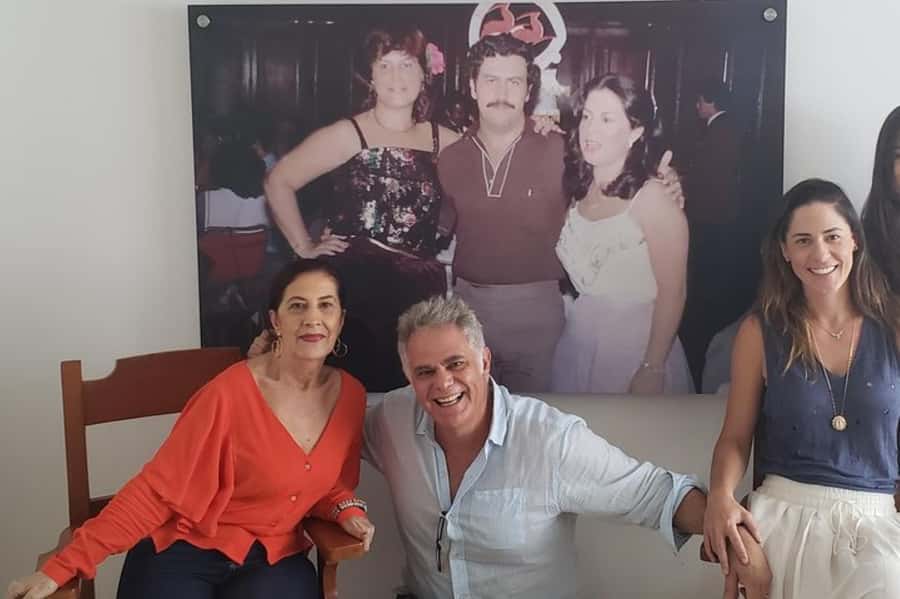 Colombia: Official Pablo Escobar Meet the Family Museum Tour - Translation and guide support: Spanish and English, with real people doing the work