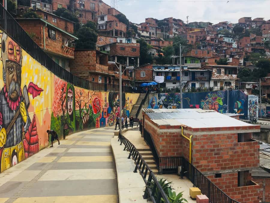 Comuna 13 and Downtown Medellín City Tour - Plaza Botero: 23 sculptures that turn into a walking lesson