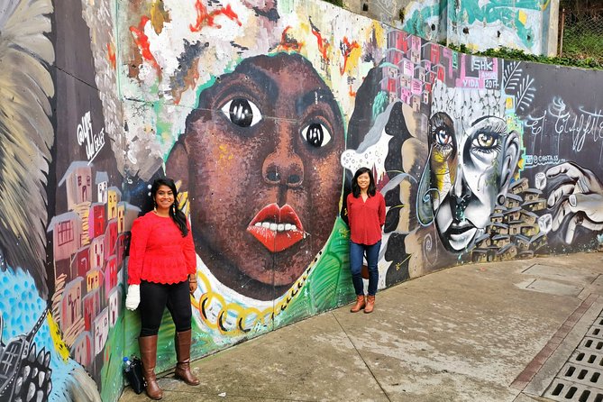 Comuna 13 & Coffee Farm Private Tour in Medellin | The Best Combo - Comuna 13 electric escalators and the murals that carry the story