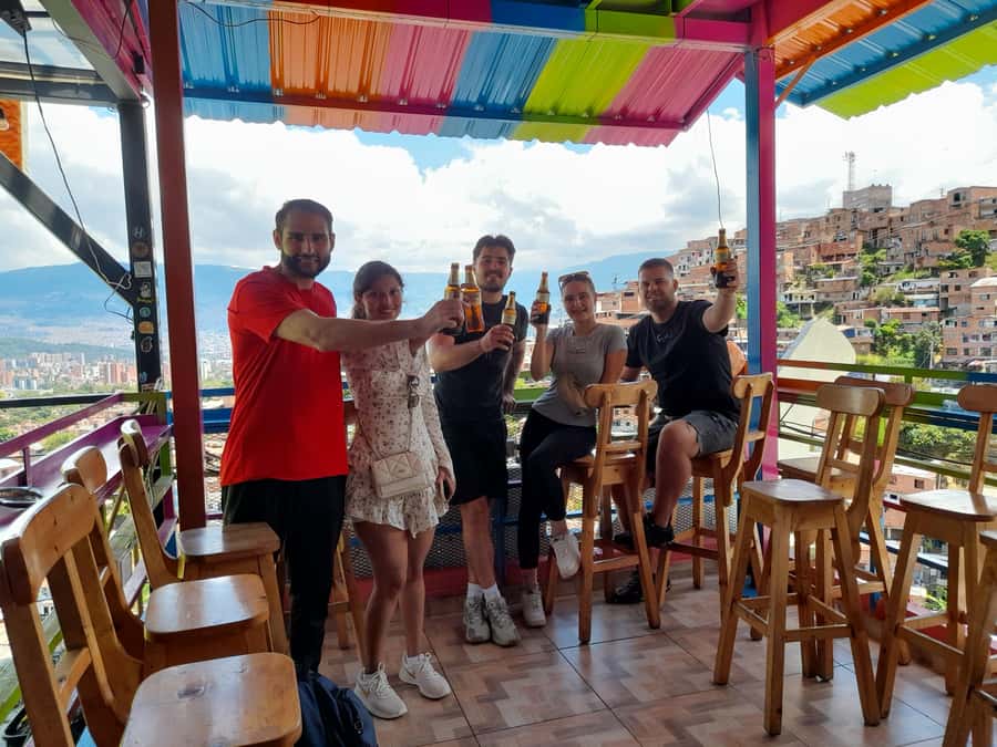 Comuna 13: Graffiti tour & Street Food/drink with telesferic - Key Things You’ll Notice on This Comuna 13 Tour