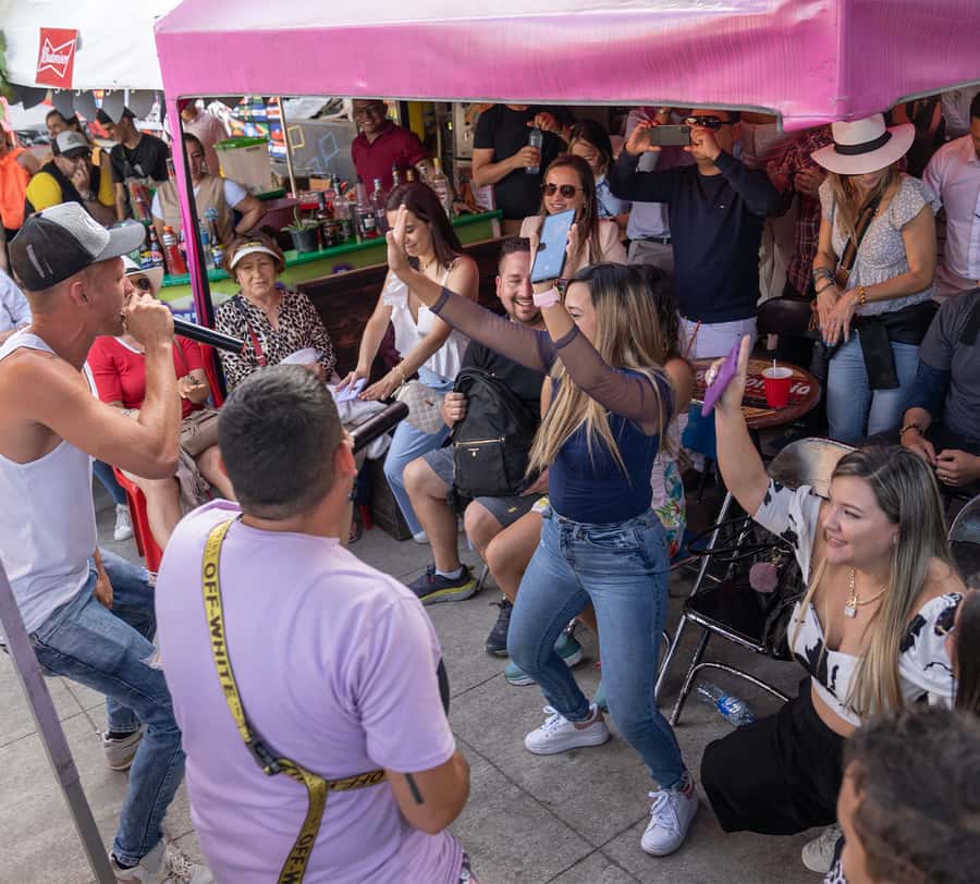 Comuna 13: Graffiti Tour with Tasting, Live Show, & Gallery - Neon House, Art Gallery, and the Coffee Museum Stops