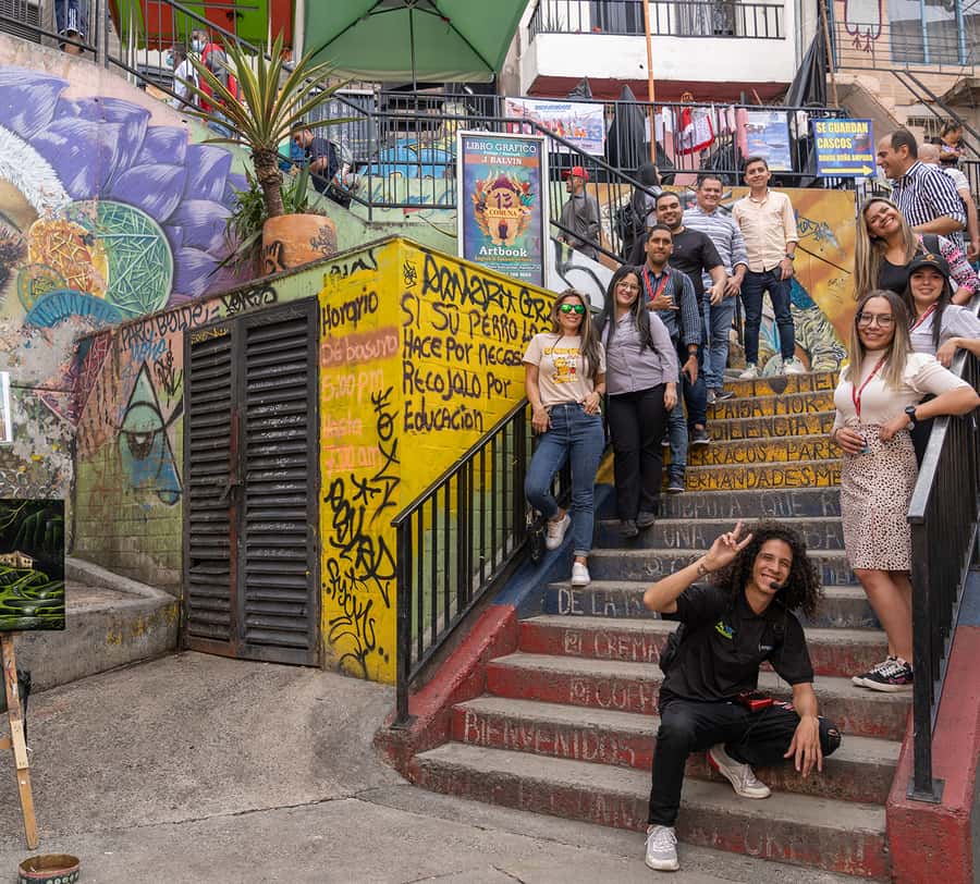 Comuna 13: Graffiti Tour with Tasting, Live Show, & Gallery - Who This Comuna 13 Tour Fits Best