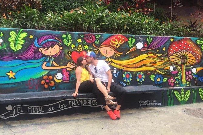 comuna 13 graffitour & cable car - Should You Book the Comuna 13 Graffitour & Cable Car?