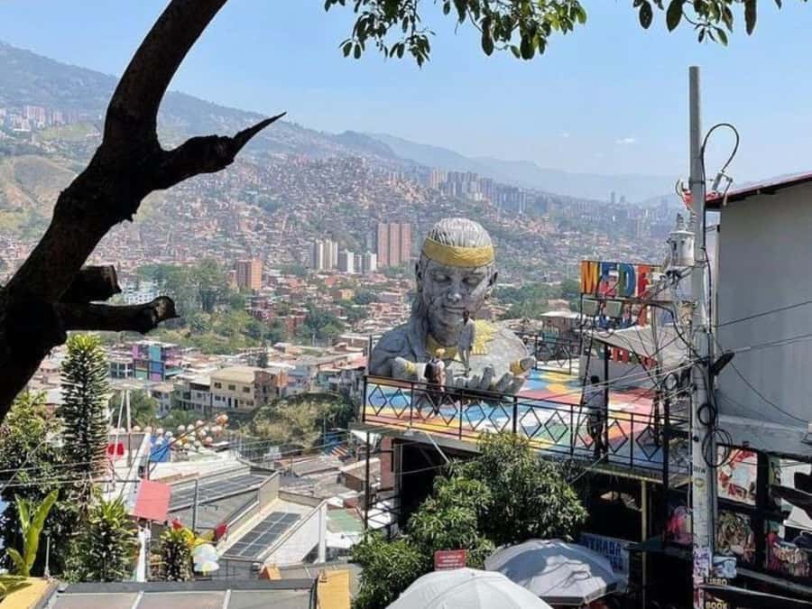 Comuna 13: Recorrido de Arte Urbano, Cultura y Resiliencia - Why Comuna 13 feels different from typical street-art stops