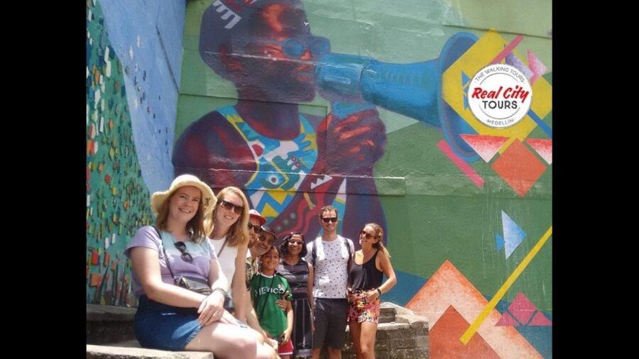 Comuna 4 - Moravia Tour - Price and value: is $30 worth it for 3.5 hours?