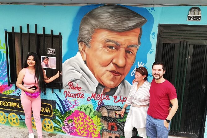 Comuna 4 Walking Tour Medellin - Key things that make this Comuna 4 Moravia walk special