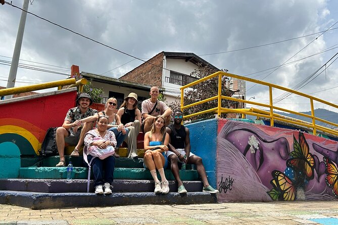 Comuna 4 Walking Tour Medellin - Morro de Moravia: the reallocation debate and La Resistencia
