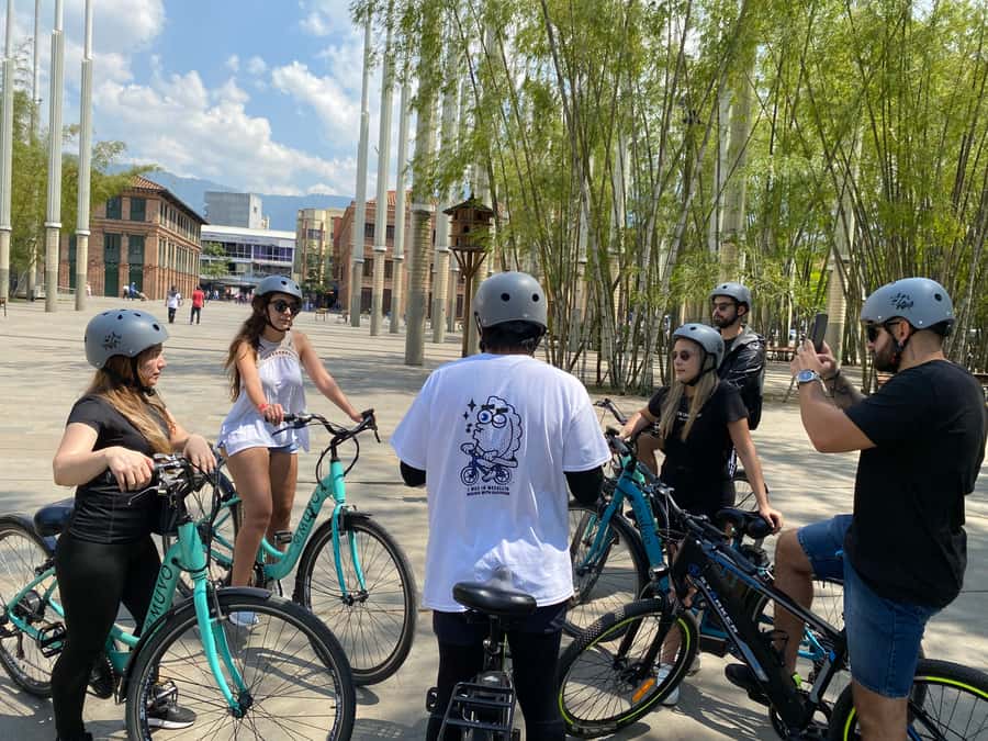 E-Bike City Tour Medellin with Local beer and Snacks - The Ride Experience: Safety, Pace, and That Friendly Adrenaline