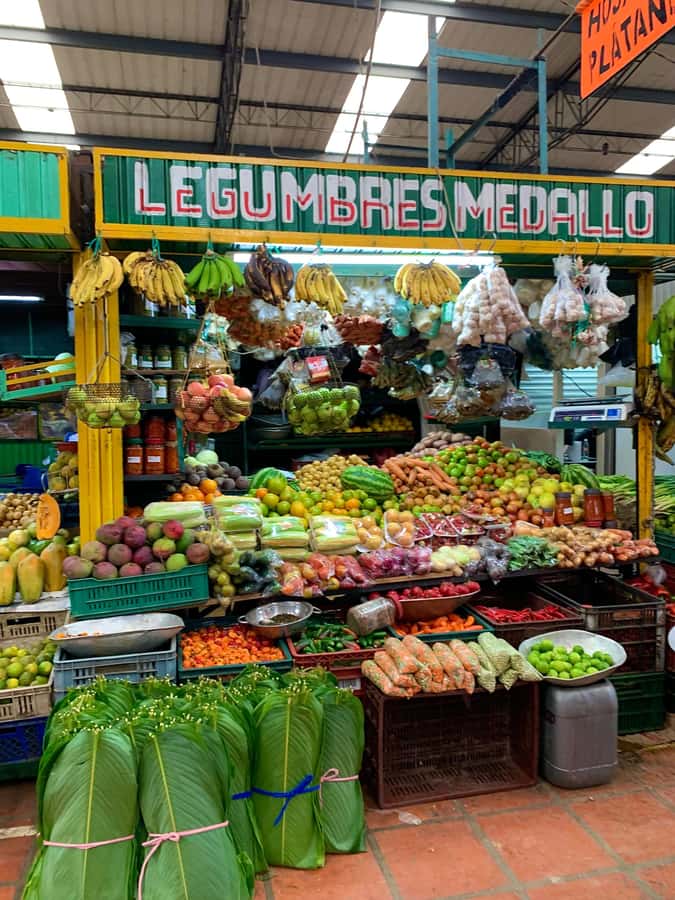 Essential Fruit Experience - Plaza Minorista José María Villa: why this market works so well