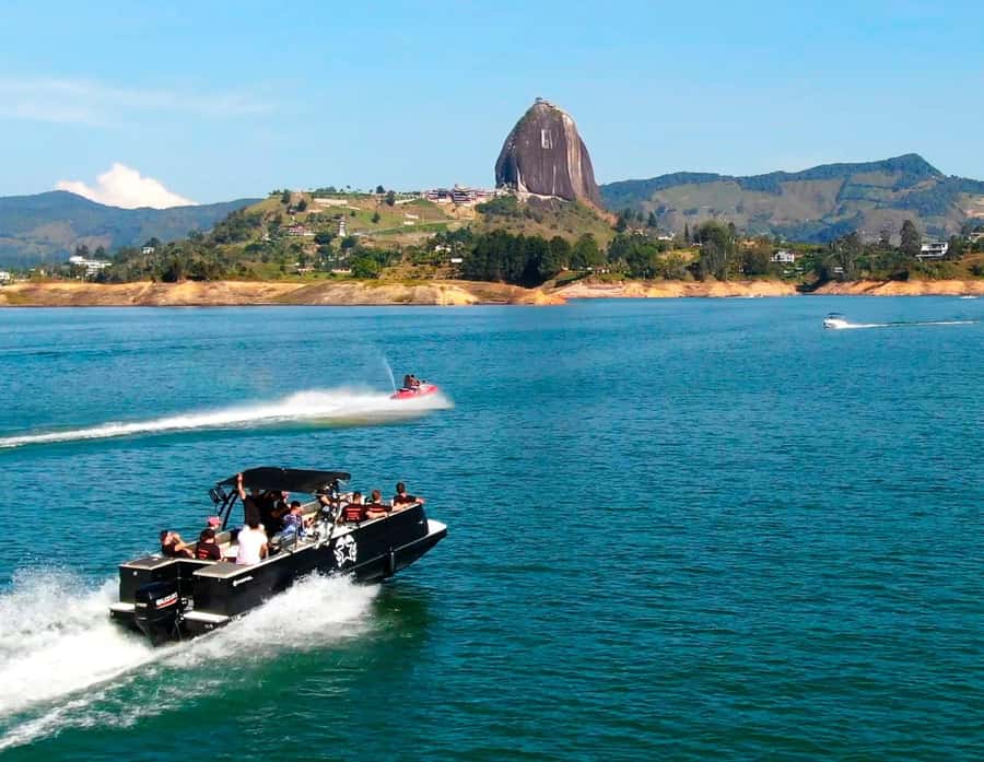 From Guatape: Pablo Escobar Mansion, Paintball & Boat Ride - Why this Guatapé day feels different