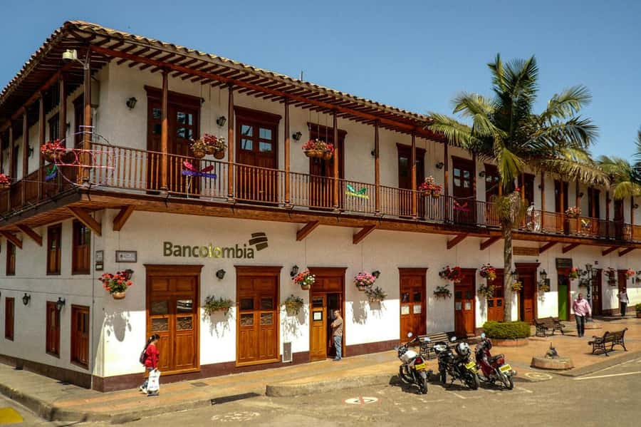 From Medellín: Full-Day Colonial Towns of Antioquia - El Retiro: plazas and woodworking that look better than photos