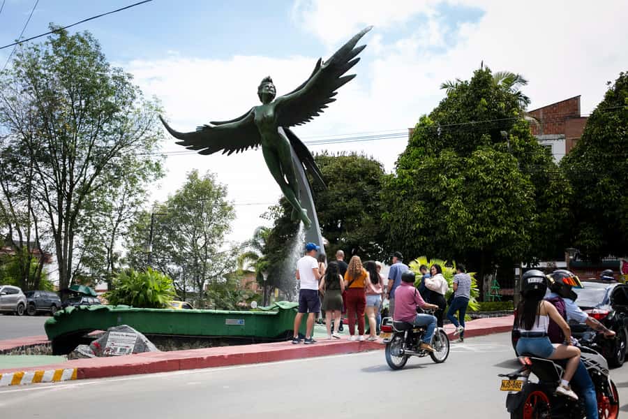 From Medellin: Guatape El Peñol with boat + gastronomic tour - Who this tour fits best (and who might want another plan)