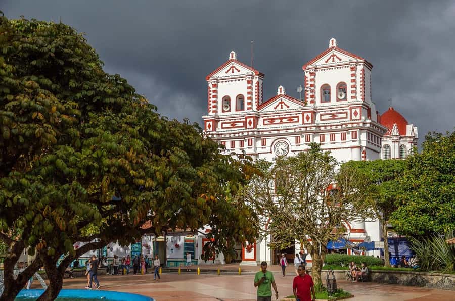 From Medellín: Guatape Private Tour, El Peñol, Boat Ride - Key moments worth your time