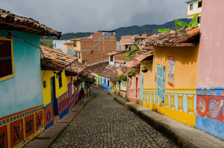 From Medellín: Guatape Private Tour, El Peñol, Boat Ride - Should you book it?