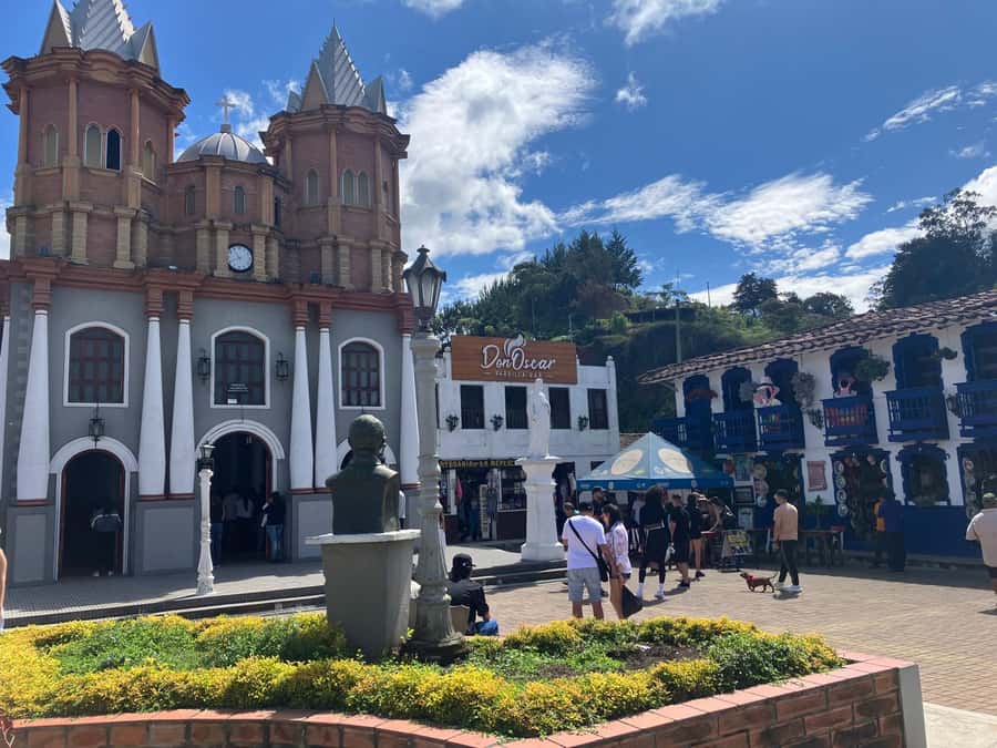 From Medellín: Guatape Private Tour, El Peñol, Boat Ride - Price and value: is $107 per person fair?