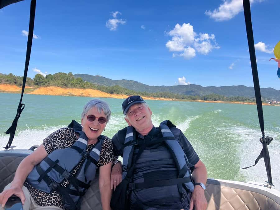 From Medellín: Guatape Private Tour, El Peñol, Boat Ride - Who should book this Guatapé private tour