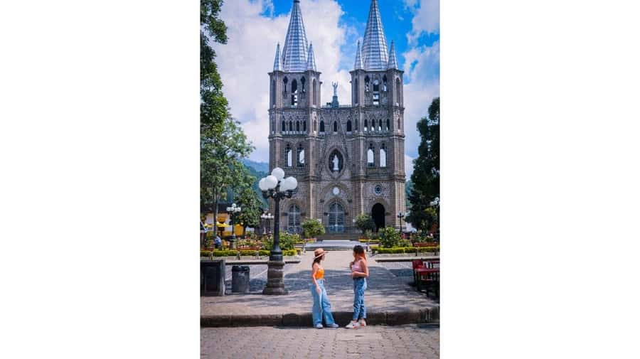 From Medellín: Jardín, Andes, and Hispania Day Trip - Hispania first: quiet streets and a gentle start