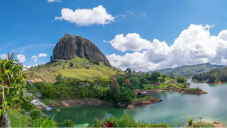 From Medellín: Paragliding Flight and Guatape Tour - What the Transfer Means for Your Day (and Your Energy)