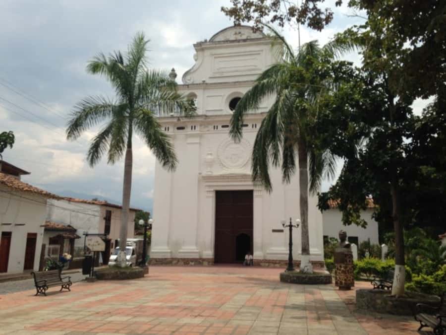 From Medellín: Private Santa Fe de Antioquia Tour - From El Poblado to the hills: how the 2-hour drive sets up the day
