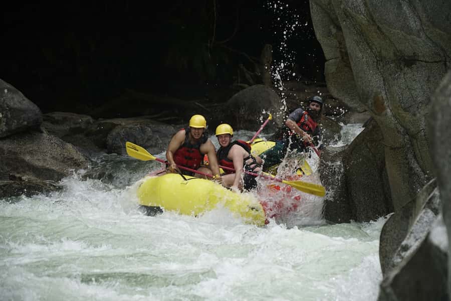 From Medellin: Rafting Experience - Class III/IV Calderas Rapids: why this rafting day feels worth it