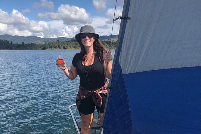 Go Sailing Guatape - Meeting at Parroquia Nuestra Señora Del Carmen in Guatapé (9:30 am)