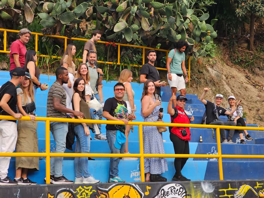 Graffiti Tour comuna 13 and cable car (made by local guides) - Why Comuna 13 graffiti feels different from a street-art photo stop