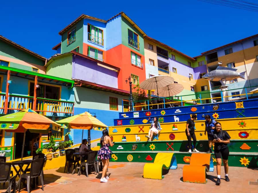 Guatape and El Peñol Rock Tour: Private or Shared - Should you book the Guatapé and El Peñol Rock tour?