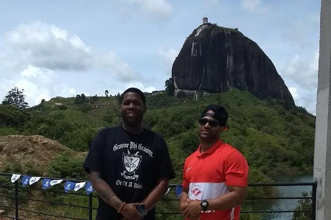 Guatape and Peñol Rock Full-Day Tour - Replica del Viejo Peñol: the human story behind the waterline