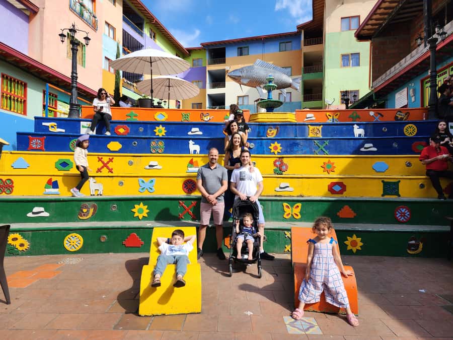 Guatape Coffee Villa including Rock Town & Waterfall - The organic coffee villa: hands-on learning with a view