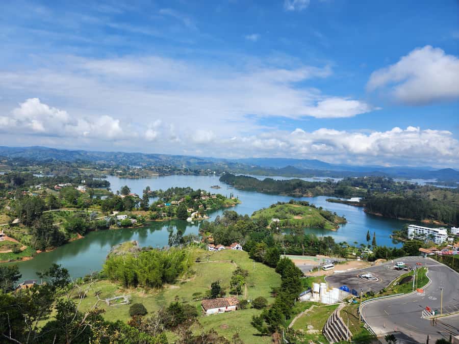 Guatape Coffee Villa including Rock Town & Waterfall - The drive out of Medellín: why the timing matters