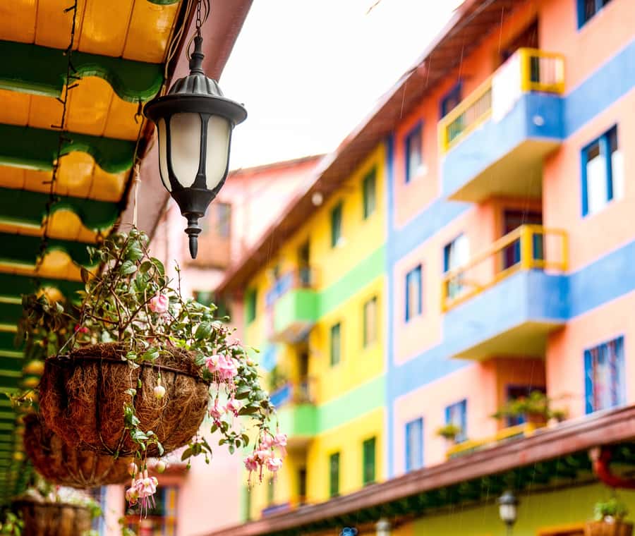 Guatapé: Day trip with Transport, Food & Boat - Guide quality: names you’ll hear, and why it matters