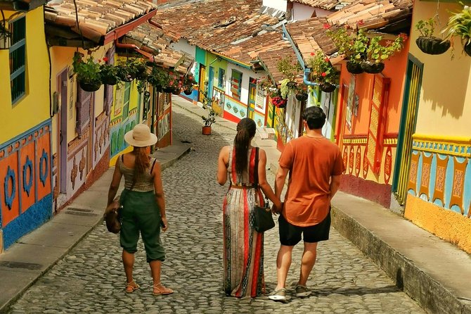 Guatape & Horse Ride & El Peñol Rock & Quaint Town From Medellin - Should you book this tour?