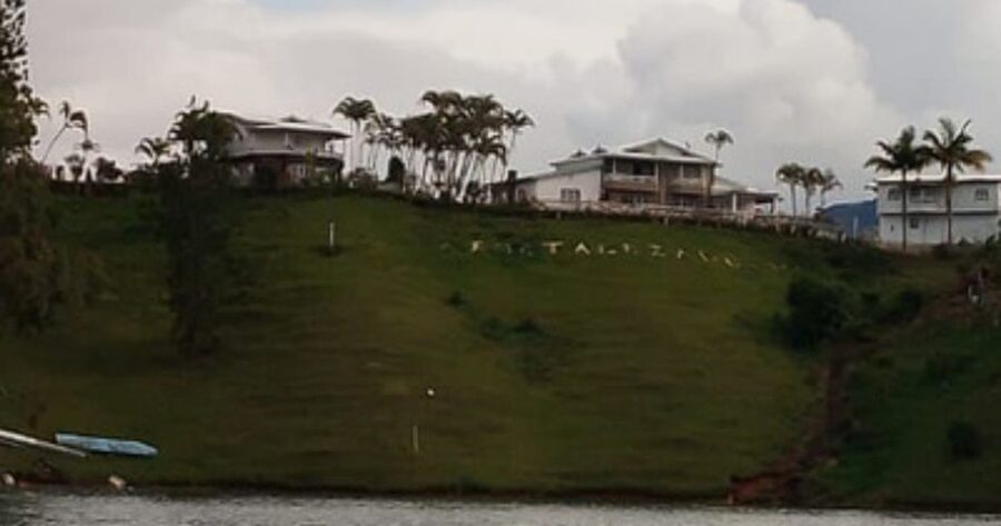 Luxury boat ride - Guatapé - What’s included vs. not included (so you don’t get surprised)