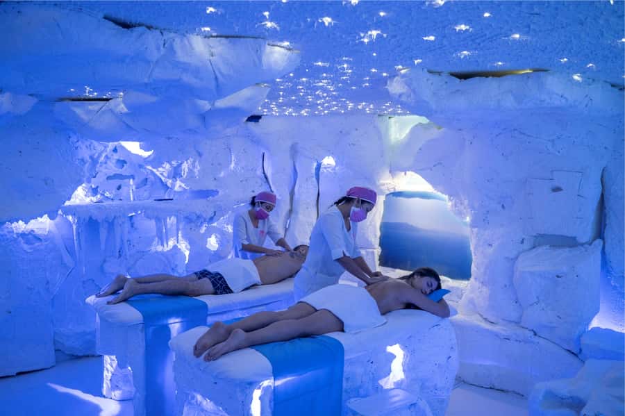 MedelIín: Full Body Massage and Water Therapy Experience - Price in context: is $215 per person good value?