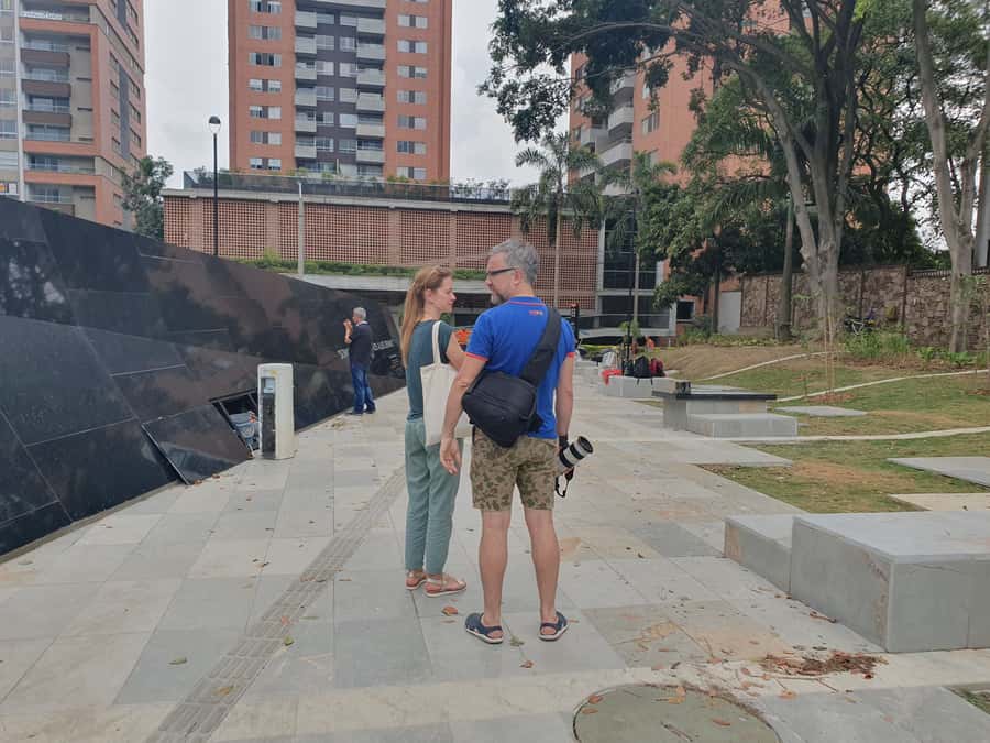 Medellín: 5.5-Hour Guided Private City Tour - Medellín’s public innovation: the giant electric escalators and Metrocable