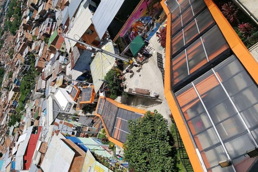 Medellín: 5.5-Hour Guided Private City Tour - The rooftop where he died and the cemetery where he lays