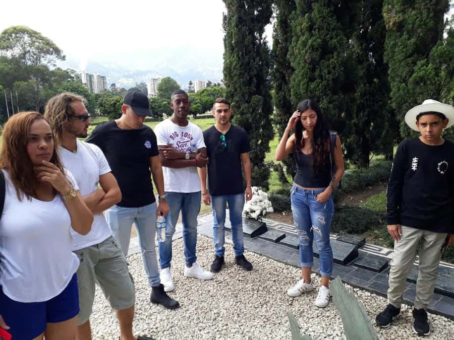 Medellin and Guatape Full Day Pablo Escobar Tour - The death site and the grave: how the story becomes personal