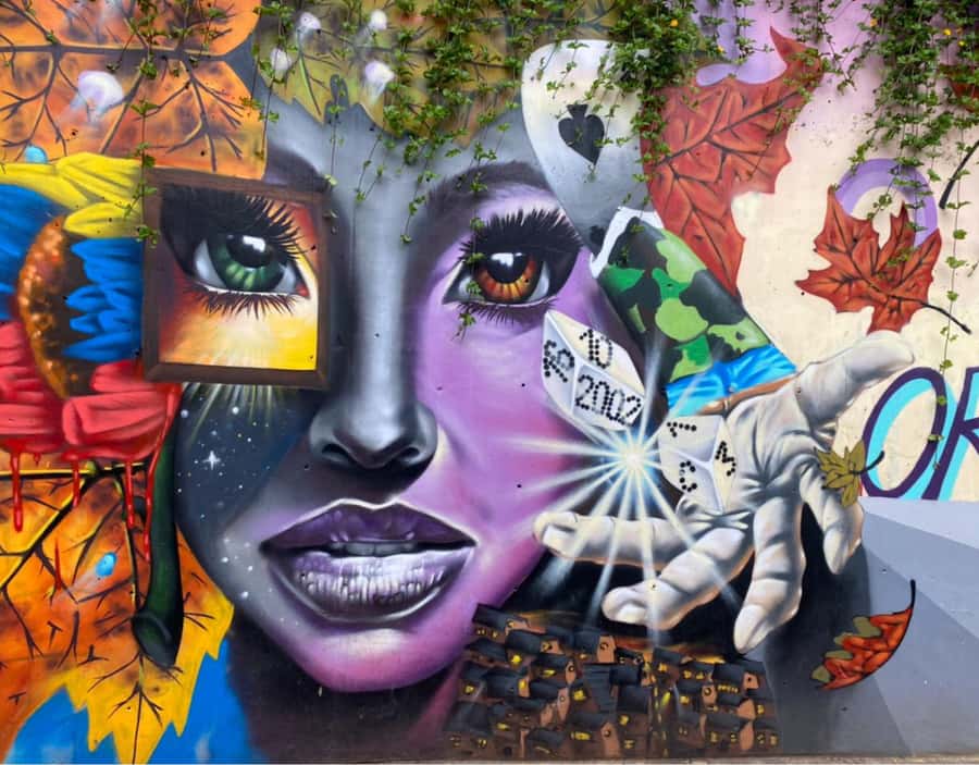 Medellín City Tour and Comuna 13 Experience - Plaza Botero: art and sculpture in a short, focused window