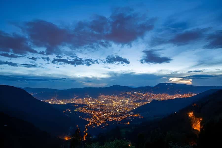 MEDELLIN: CITY TOUR CITY NIGHT TOUR + OPEN BAR - A Chiva Rumbera night tour in Medellín: what 4 hours is actually like
