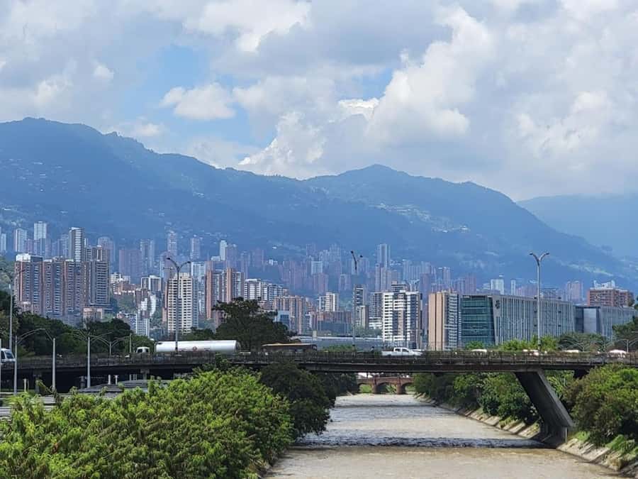 MEDELLIN: CITY TOUR MEDELLIN + GRAFFITOUR COMUNA 13 - Price and timing: Worth it, but plan for more than 4 hours
