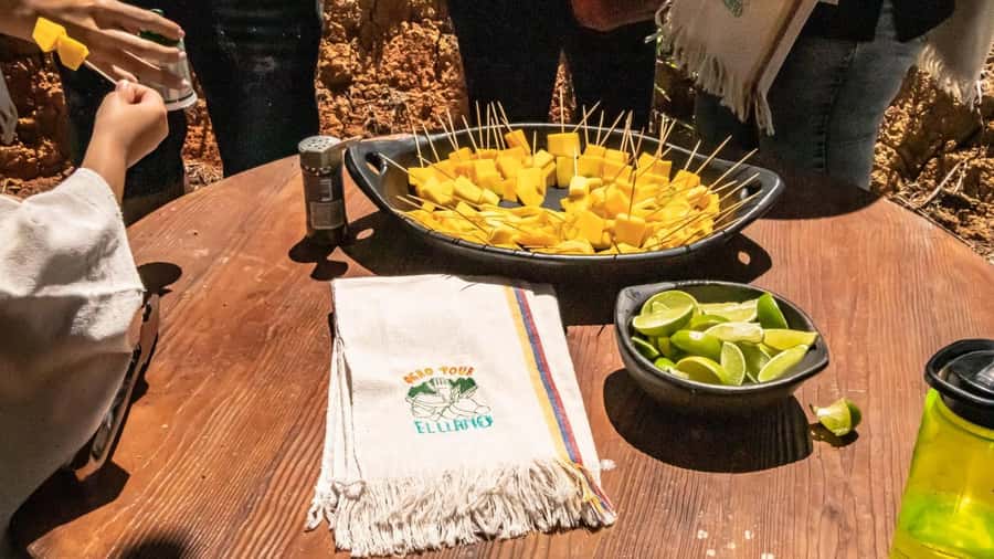 Medellin: Coffee and fruit tour - Learning Antioquian farm life through stories and sayings