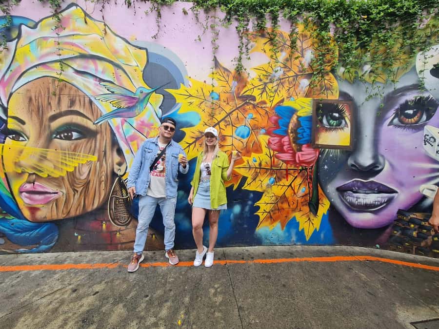 Medellín: Comuna 13 District Tour with Cable Car Ride - Price and value: what $27 buys you in real terms