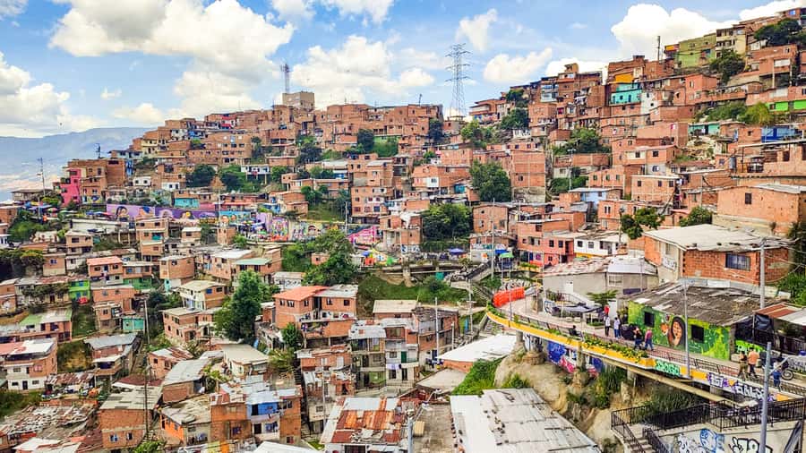 Medellin: Comuna 13 Graffiti Tour, Cable Car & Street Food - Comuna 13 Arrival: Coffee Museum First, Not Last