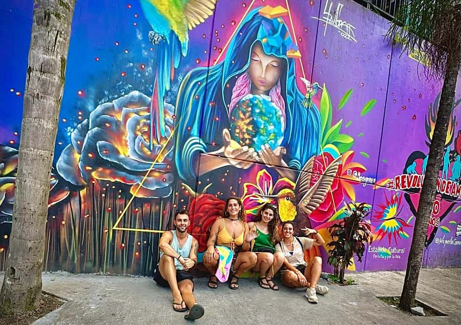 Medellín: Comuna 13 (Graffitour) Discover the Transformation - Comuna 13’s murals aren’t decoration, they’re a timeline