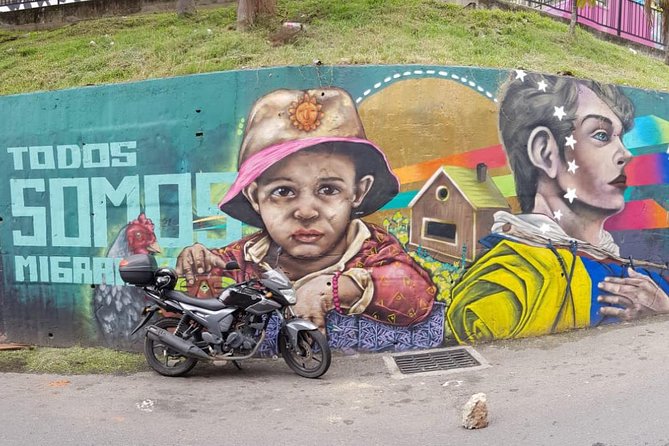 Medellín & Comuna 13 Private Tour - Price and value: what $105 buys you (and what to compare)